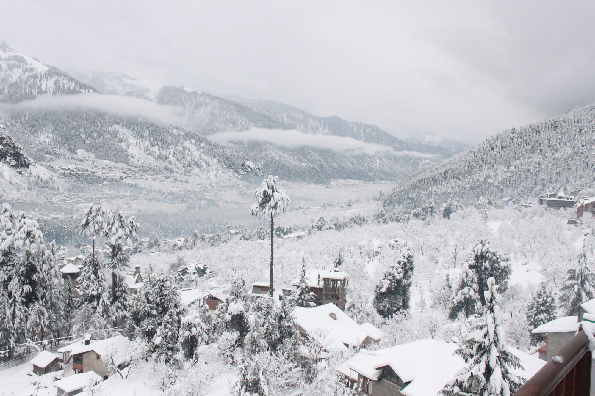 Utopia Resorts & Spa Manali  Bagian luar foto
